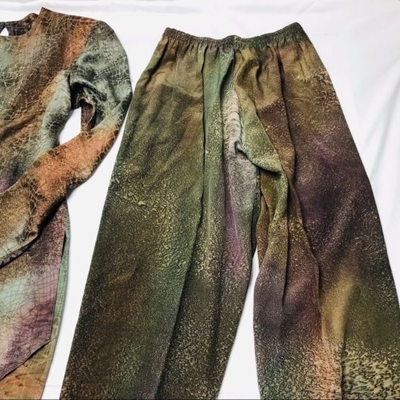 Kay Chapman Art to Wear Dress Blouse pants set
medium measurements in photos - Picture 3 of 14